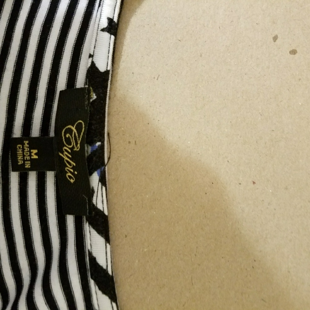 A medium Capio dress.